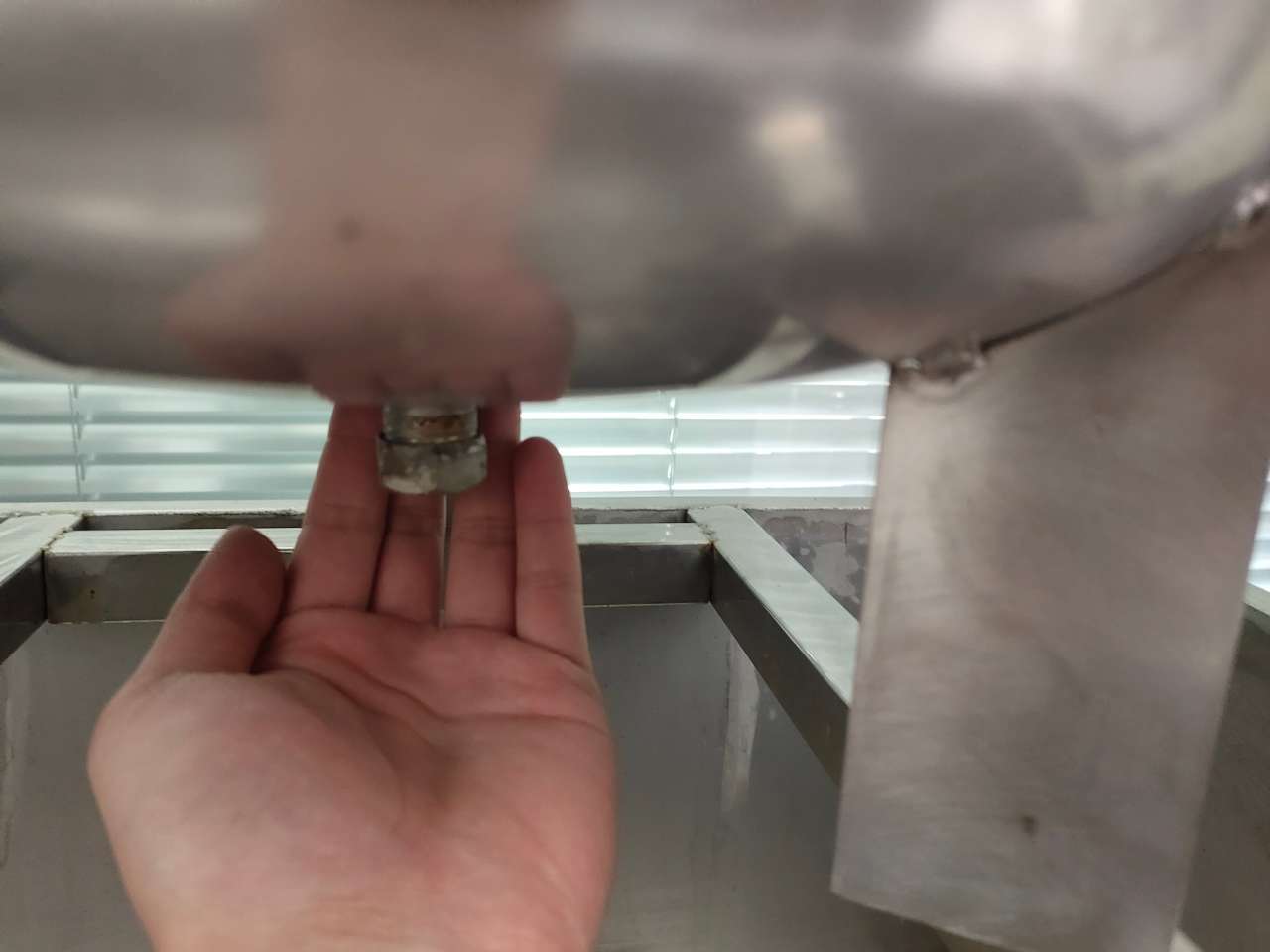 使用压力罐后，怎么能简单快捷的清洁压力罐内部？